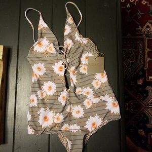 Acacia dragon stripe kokomo one piece NWT